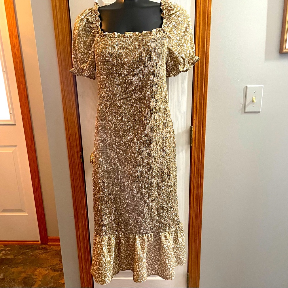Pretty Garden Smocked Dress- size XL